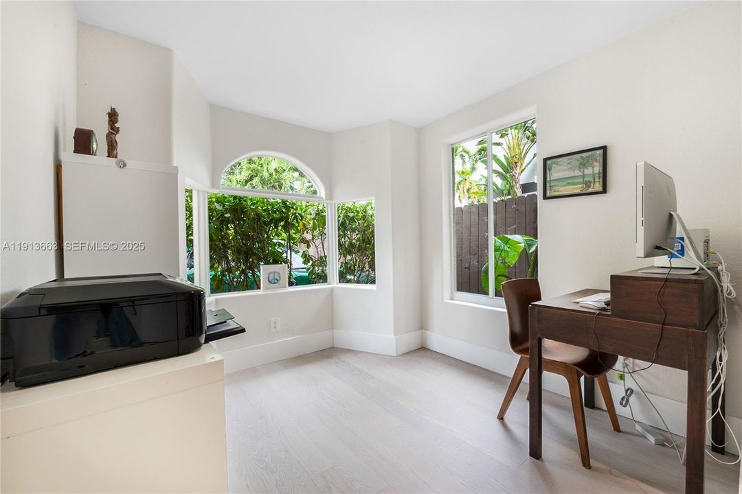 En Venta: $1,385,000 (3 camas, 2 baños, 1810 Pies cuadrados)