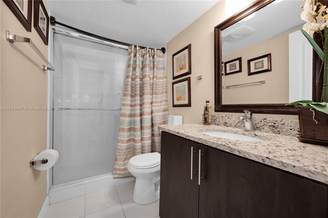 Activo con contrato: $500,000 (3 camas, 2 baños, 1365 Pies cuadrados)