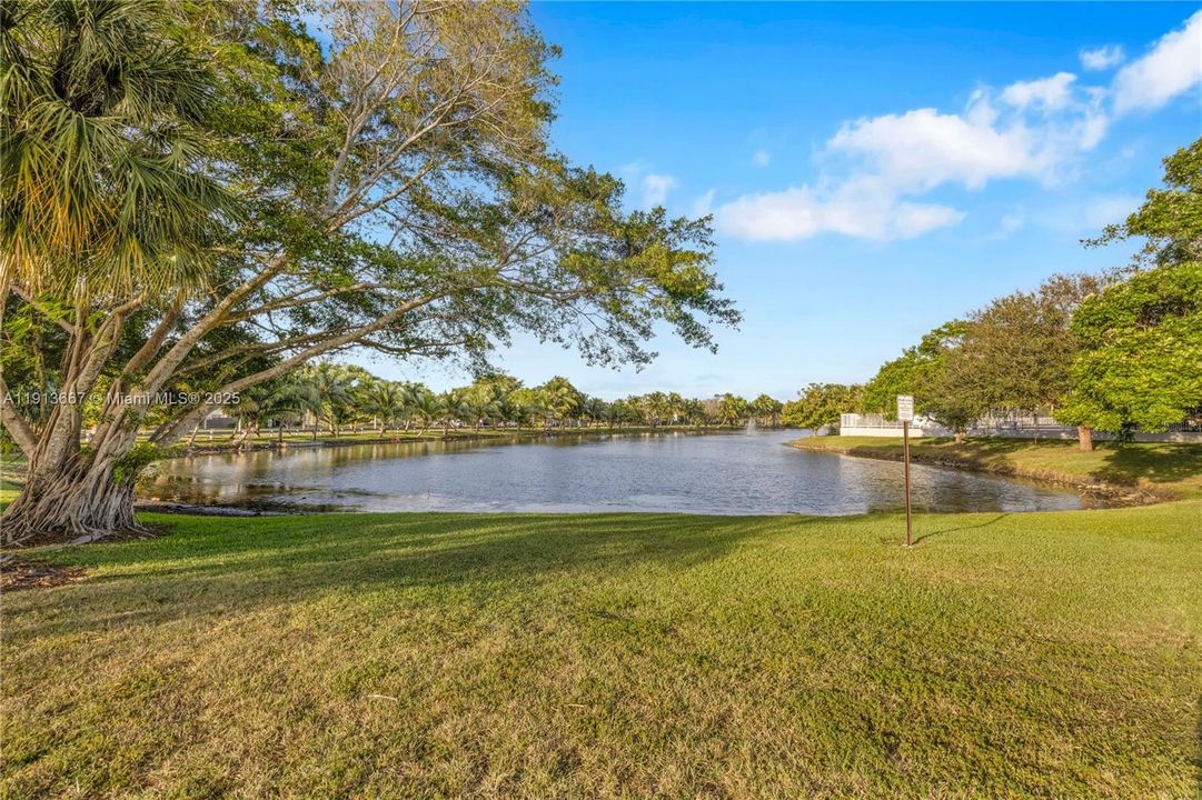 Activo con contrato: $500,000 (3 camas, 2 baños, 1365 Pies cuadrados)