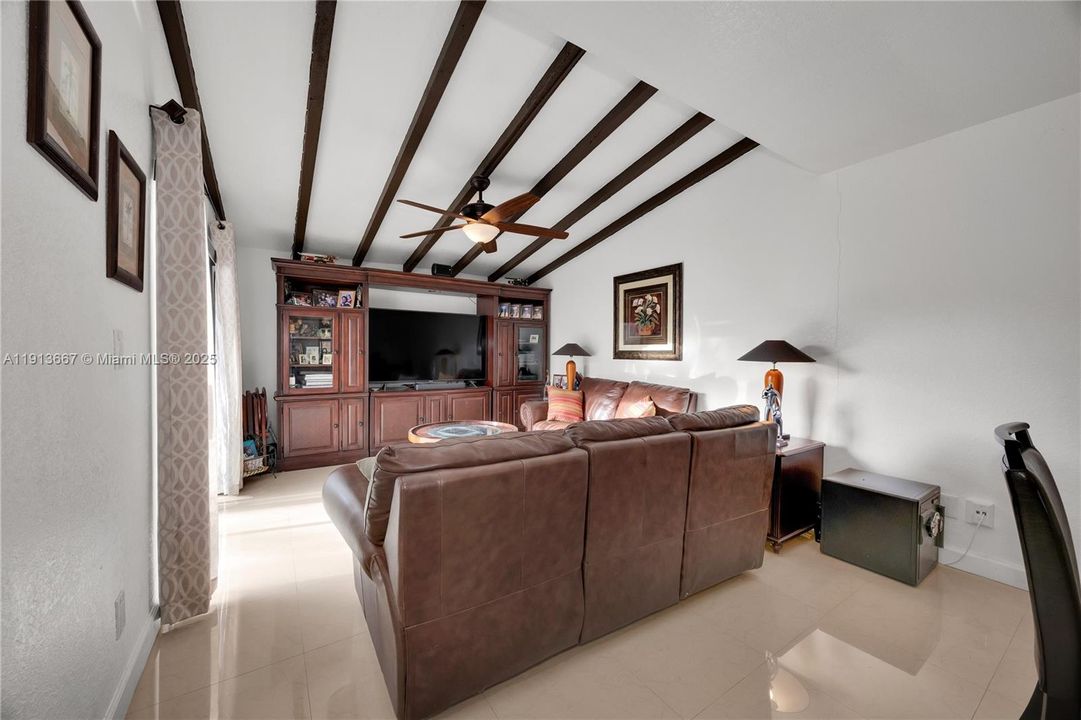 Activo con contrato: $500,000 (3 camas, 2 baños, 1365 Pies cuadrados)