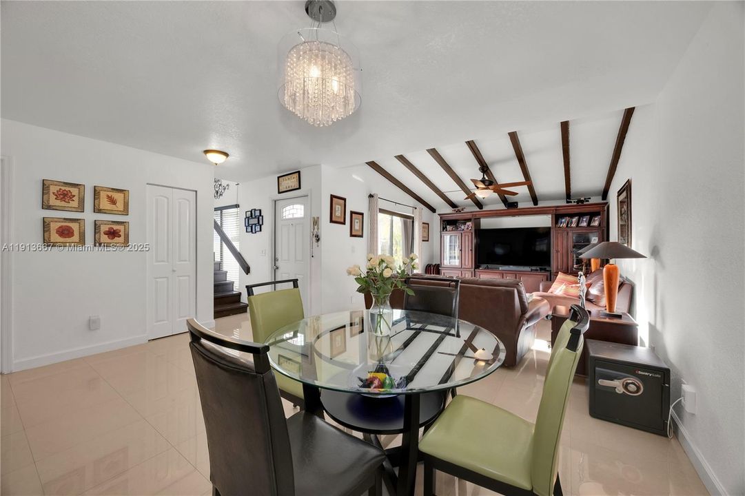 Activo con contrato: $500,000 (3 camas, 2 baños, 1365 Pies cuadrados)