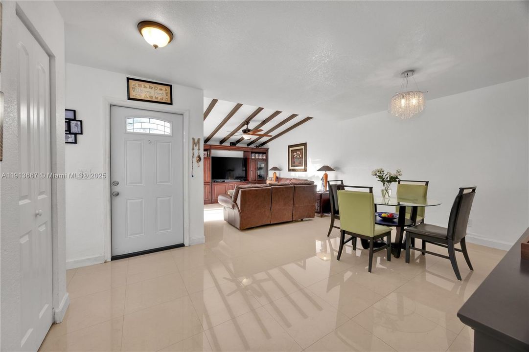 Activo con contrato: $500,000 (3 camas, 2 baños, 1365 Pies cuadrados)