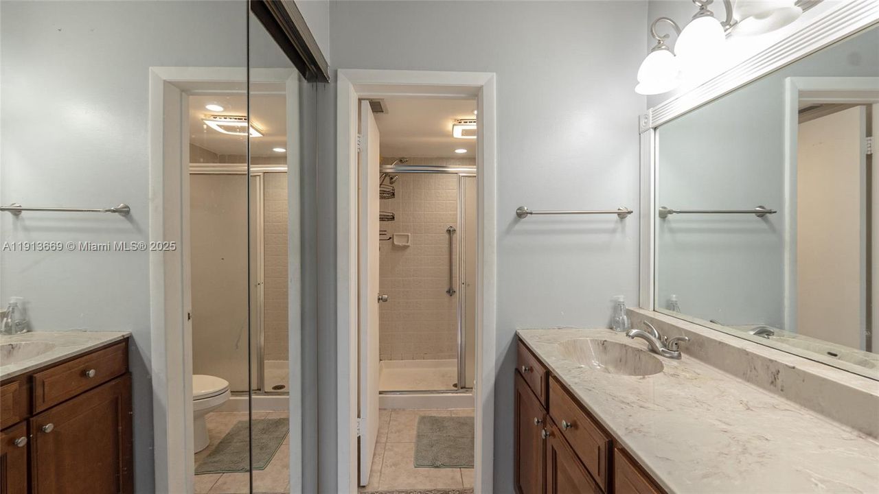 For Sale: $209,000 (2 beds, 2 baths, 1093 Square Feet)