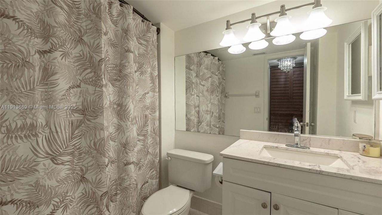 For Sale: $209,000 (2 beds, 2 baths, 1093 Square Feet)