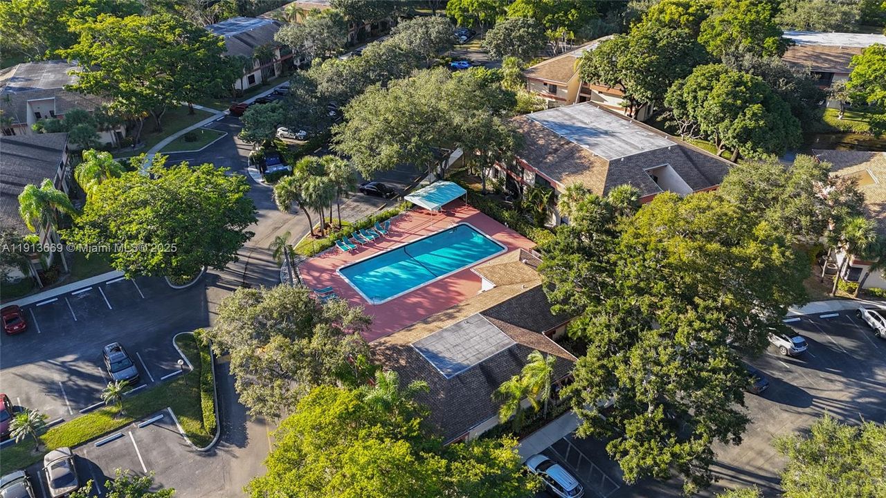 For Sale: $209,000 (2 beds, 2 baths, 1093 Square Feet)