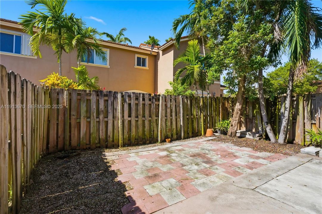 出租: $2,800 (3 贝兹, 2 浴室, 1295 平方英尺)