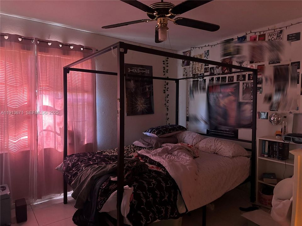 For Sale: $325,000 (3 beds, 2 baths, 1176 Square Feet)