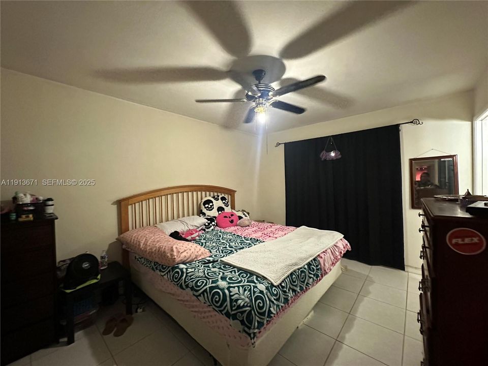 For Sale: $325,000 (3 beds, 2 baths, 1176 Square Feet)