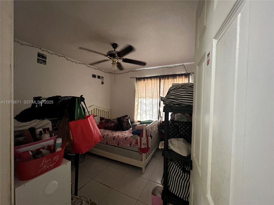 For Sale: $325,000 (3 beds, 2 baths, 1176 Square Feet)