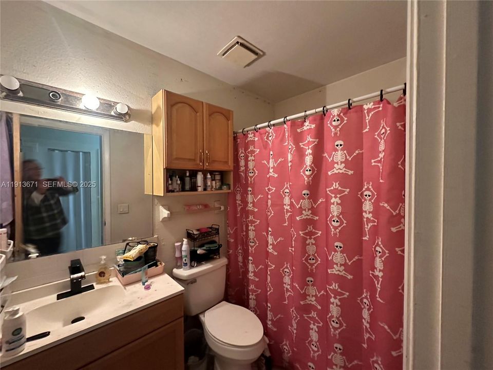 For Sale: $325,000 (3 beds, 2 baths, 1176 Square Feet)