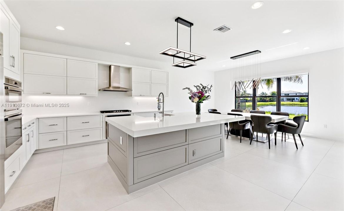 For Sale: $1,899,995 (5 beds, 5 baths, 3687 Square Feet)