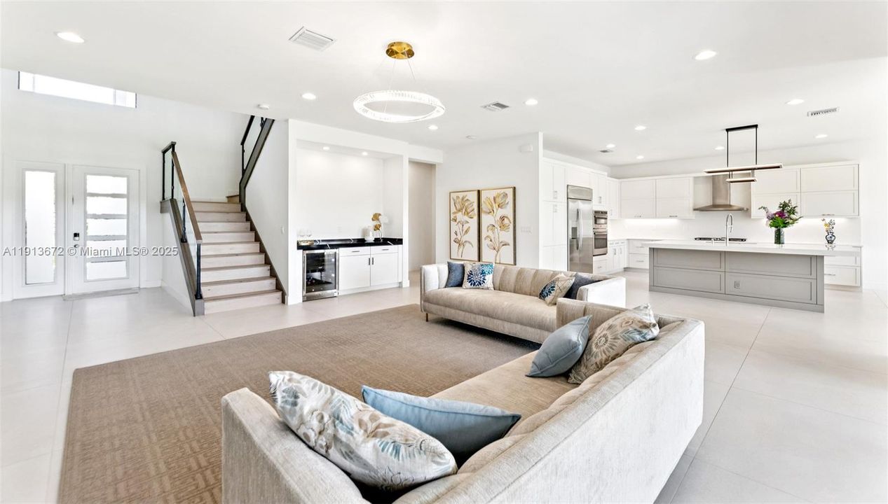 For Sale: $1,899,995 (5 beds, 5 baths, 3687 Square Feet)