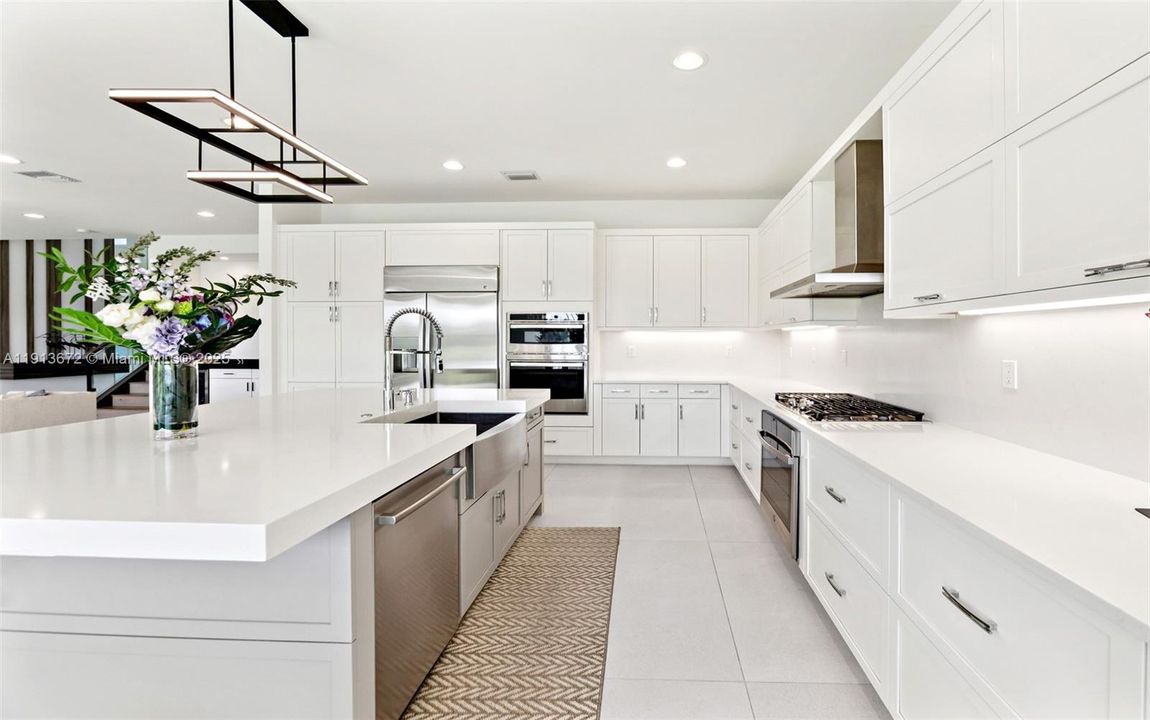 For Sale: $1,899,995 (5 beds, 5 baths, 3687 Square Feet)