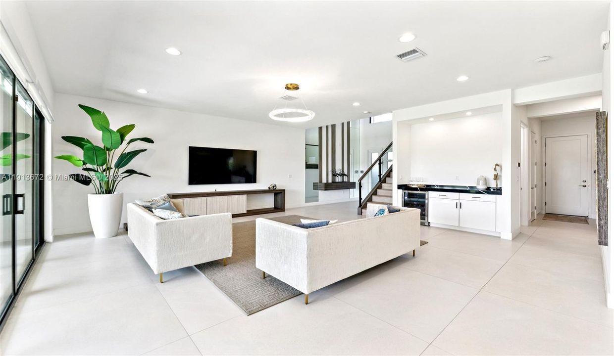 For Sale: $1,899,995 (5 beds, 5 baths, 3687 Square Feet)