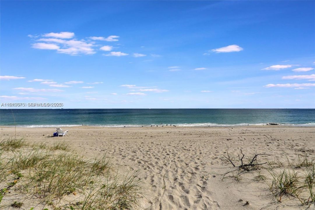 For Sale: $1,150,000 (3 beds, 3 baths, 3340 Square Feet)