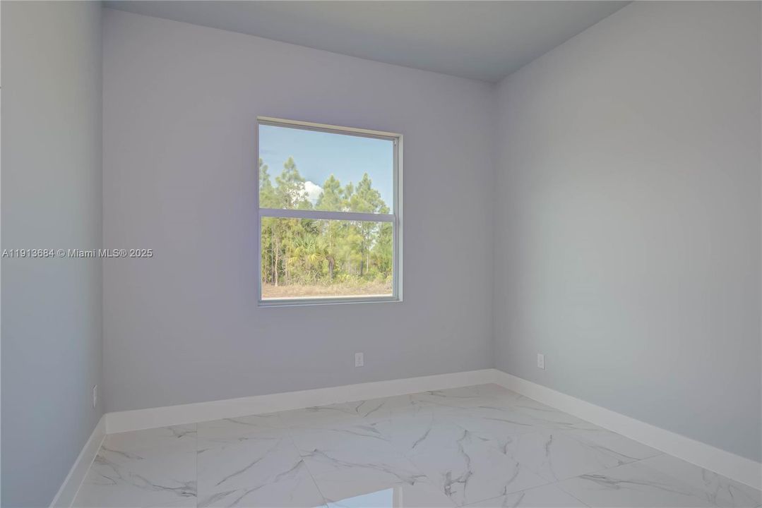 For Sale: $305,000 (3 beds, 2 baths, 1632 Square Feet)