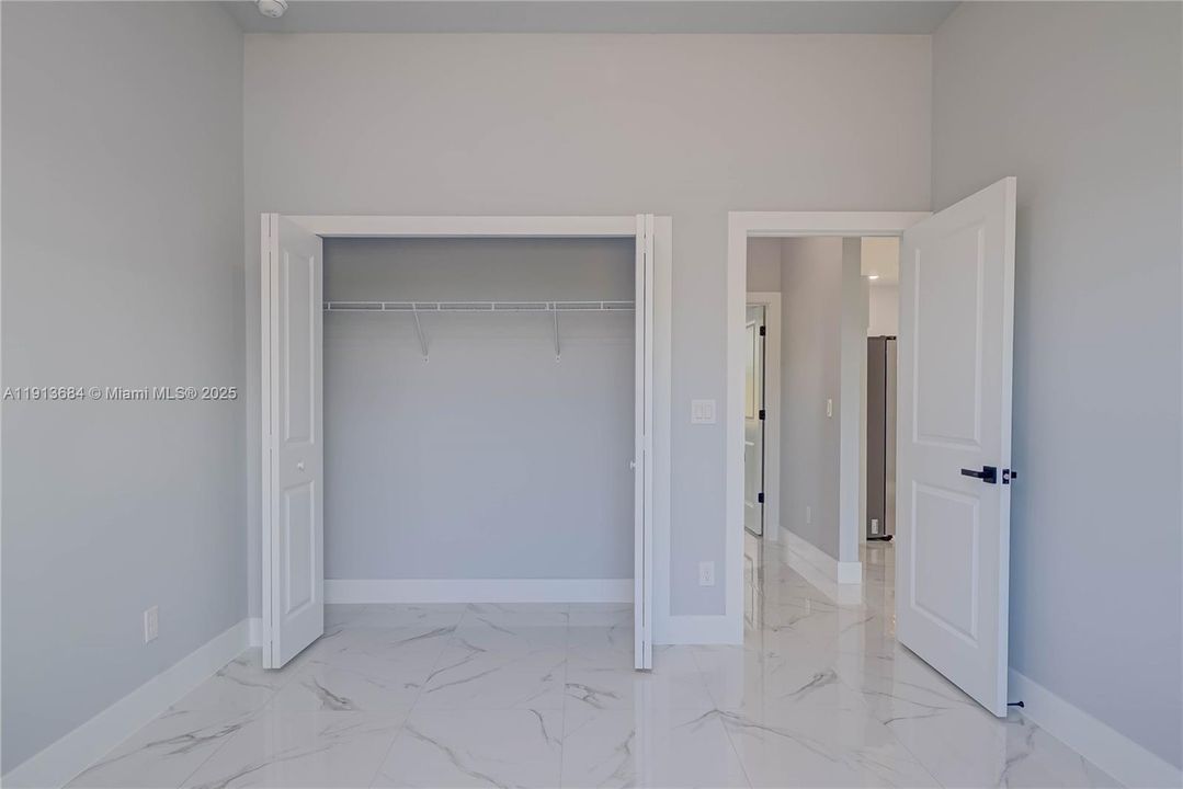 For Sale: $305,000 (3 beds, 2 baths, 1632 Square Feet)