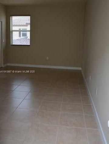 For Rent: $1,700 (1 beds, 1 baths, 2312 Square Feet)