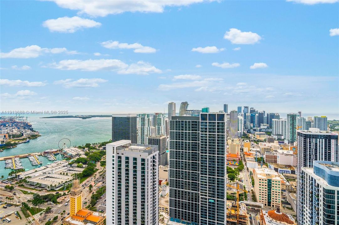 For Sale: $3,750,000 (5 beds, 5 baths, 3312 Square Feet)