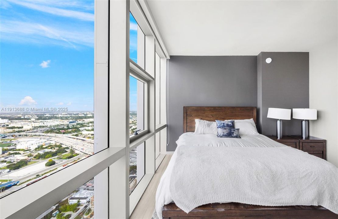 For Sale: $3,750,000 (5 beds, 5 baths, 3312 Square Feet)