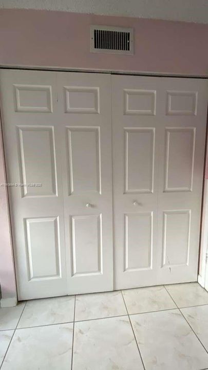 For Sale: $465,000 (3 beds, 2 baths, 1565 Square Feet)