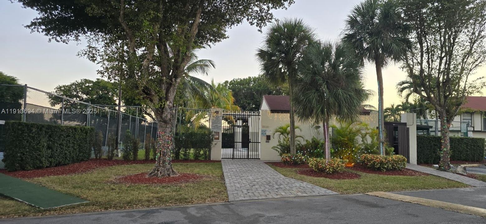 For Sale: $465,000 (3 beds, 2 baths, 1565 Square Feet)