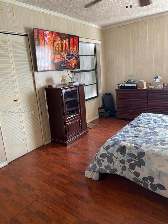 For Sale: $465,000 (3 beds, 2 baths, 1565 Square Feet)