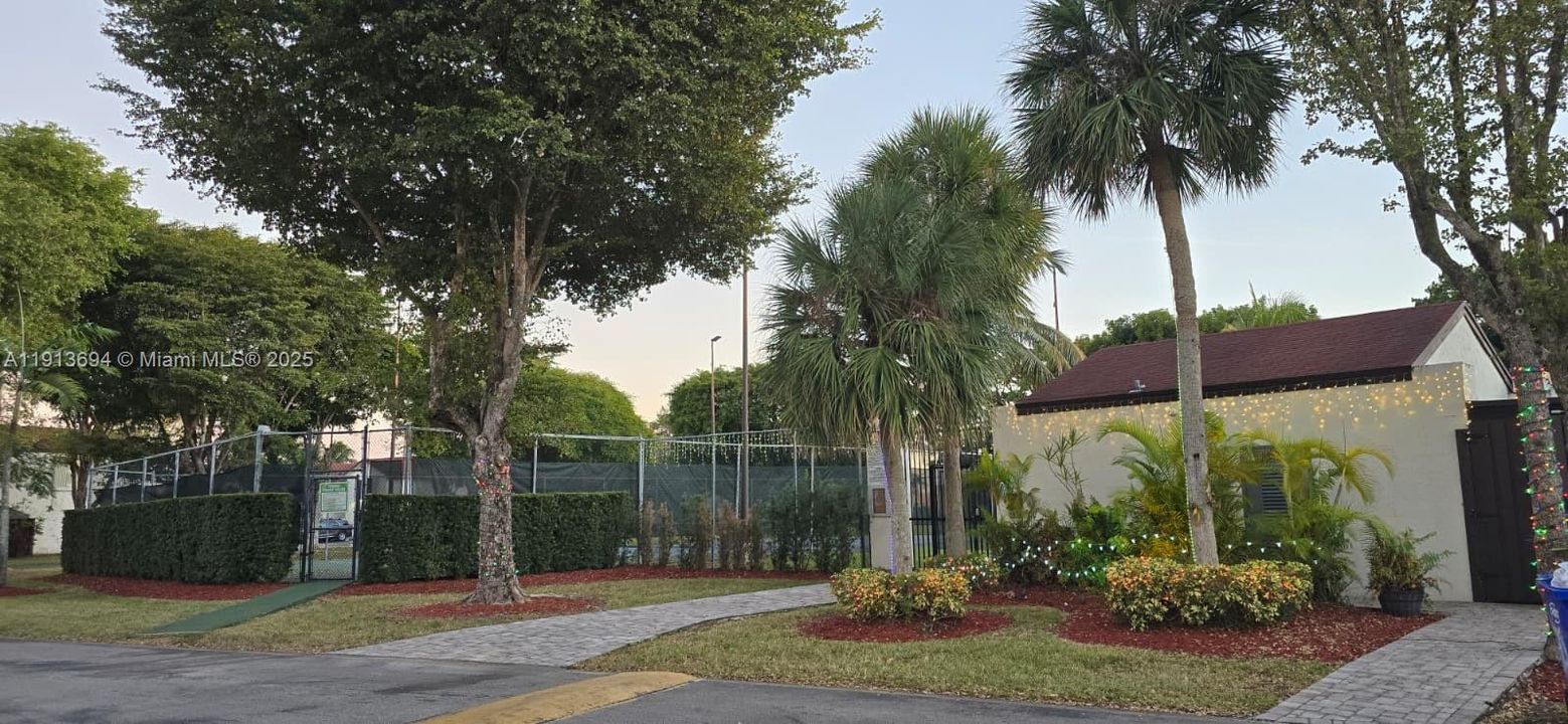 For Sale: $465,000 (3 beds, 2 baths, 1565 Square Feet)