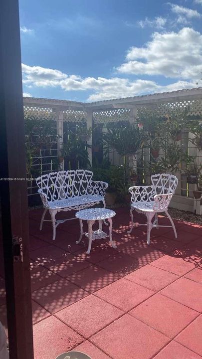 For Sale: $465,000 (3 beds, 2 baths, 1565 Square Feet)