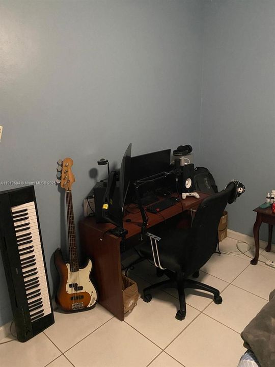 For Sale: $465,000 (3 beds, 2 baths, 1565 Square Feet)