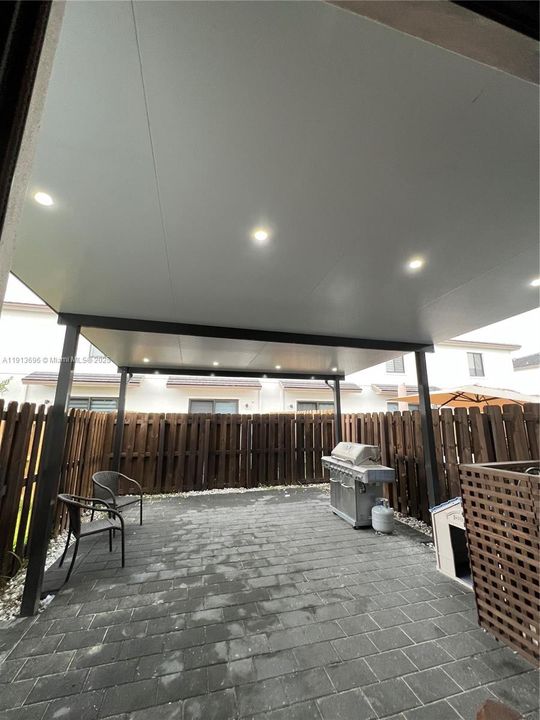 En Venta: $430,000 (3 camas, 2 baños, 0 Pies cuadrados)