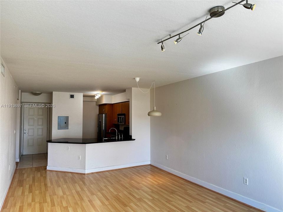 Recientemente alquilado: $2,250 (1 camas, 1 baños, 863 Pies cuadrados)