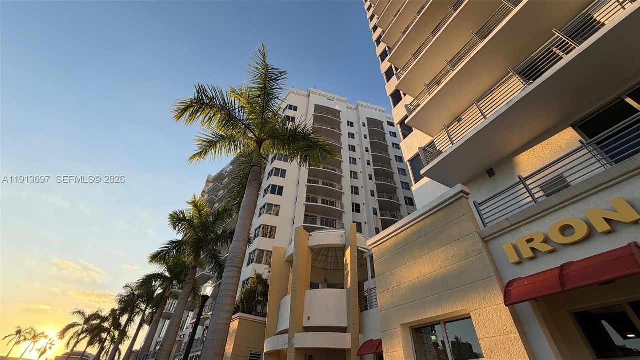 Recientemente alquilado: $2,250 (1 camas, 1 baños, 863 Pies cuadrados)