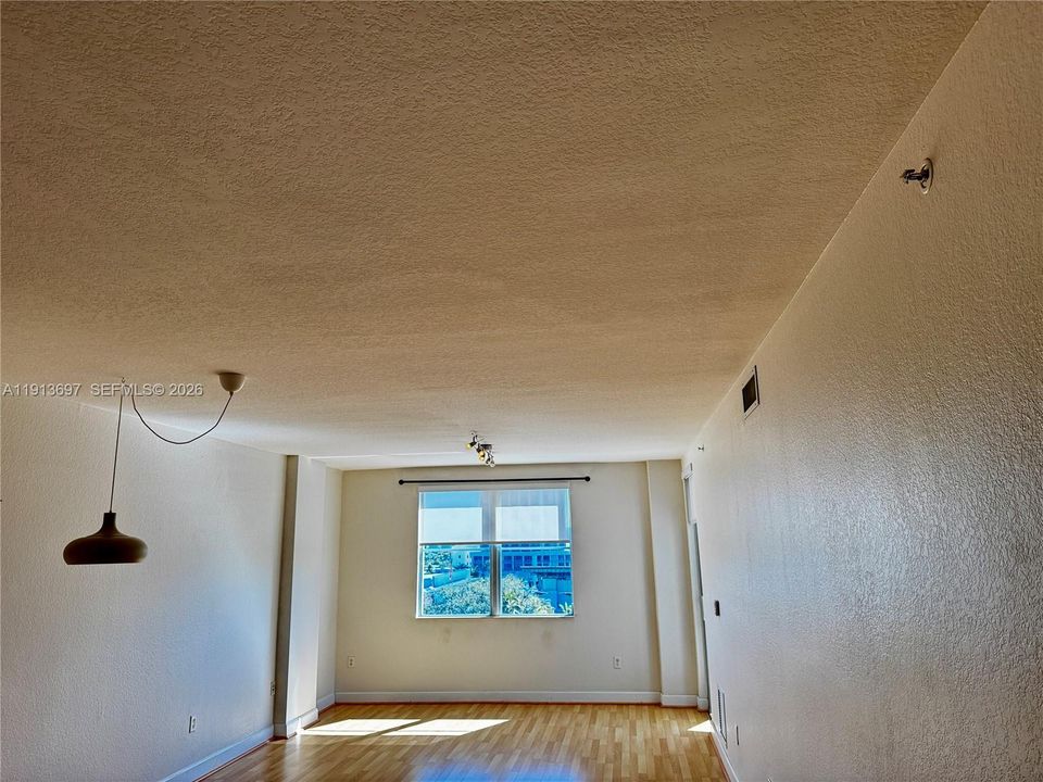 Recientemente alquilado: $2,250 (1 camas, 1 baños, 863 Pies cuadrados)