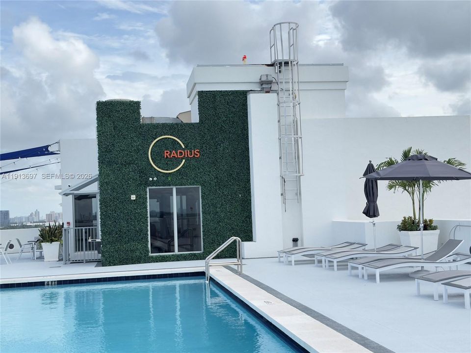 Recientemente alquilado: $2,250 (1 camas, 1 baños, 863 Pies cuadrados)