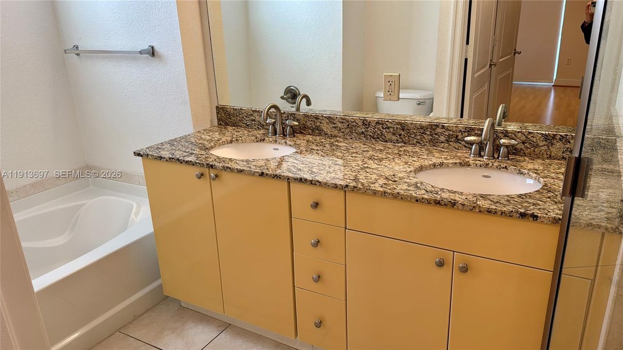 Recientemente alquilado: $2,250 (1 camas, 1 baños, 863 Pies cuadrados)