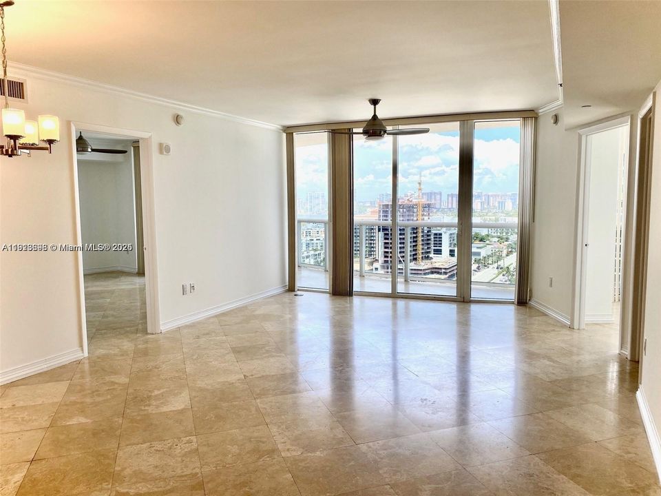 Active With Contract: $5,500 (2 beds, 2 baths, 1396 Square Feet)