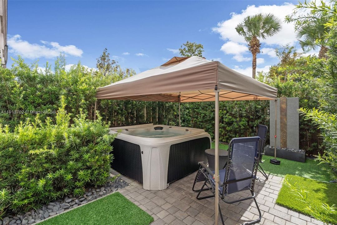 For Sale: $490,000 (3 beds, 2 baths, 1321 Square Feet)