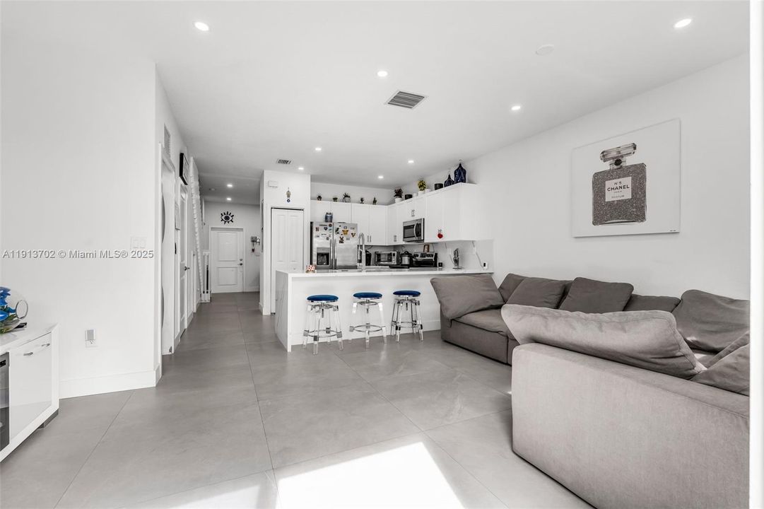 For Sale: $490,000 (3 beds, 2 baths, 1321 Square Feet)