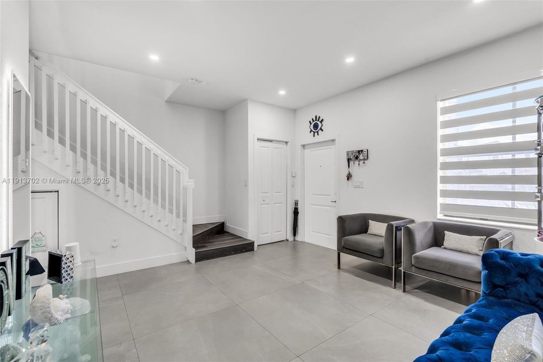 For Sale: $490,000 (3 beds, 2 baths, 1321 Square Feet)