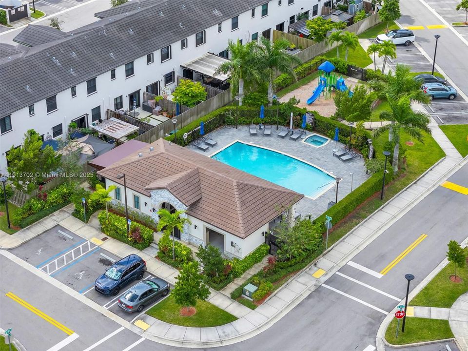 For Sale: $490,000 (3 beds, 2 baths, 1321 Square Feet)