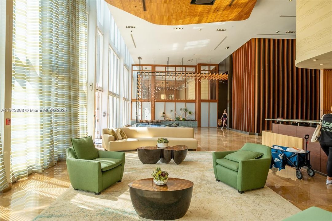 На продажу: $350,000 (0 спален, 1 ванн, 484 Квадратных фут)