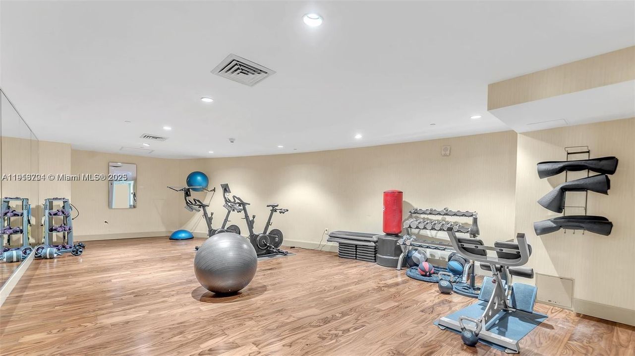 На продажу: $350,000 (0 спален, 1 ванн, 484 Квадратных фут)