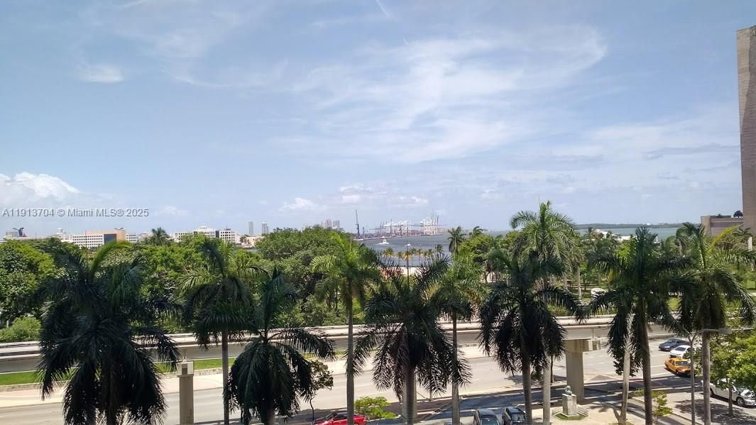 На продажу: $350,000 (0 спален, 1 ванн, 484 Квадратных фут)