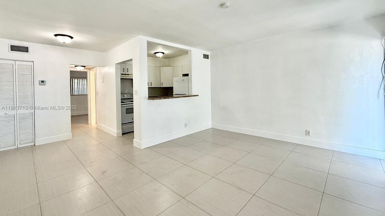 For Rent: $1,750 (1 beds, 1 baths, 600 Square Feet)