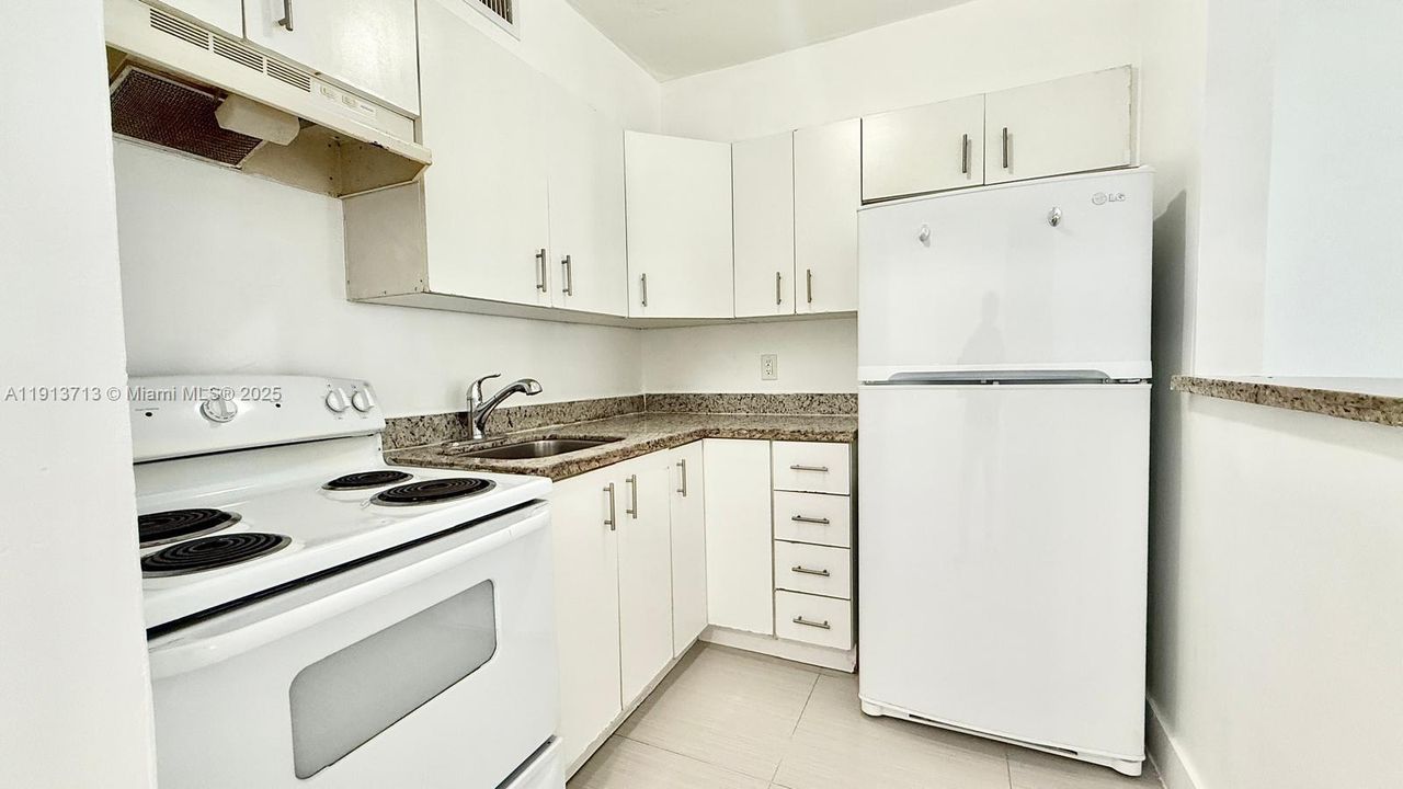 For Rent: $1,750 (1 beds, 1 baths, 600 Square Feet)