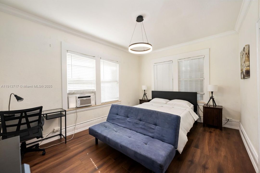 For Sale: $199,000 (0 beds, 1 baths, 351 Square Feet)