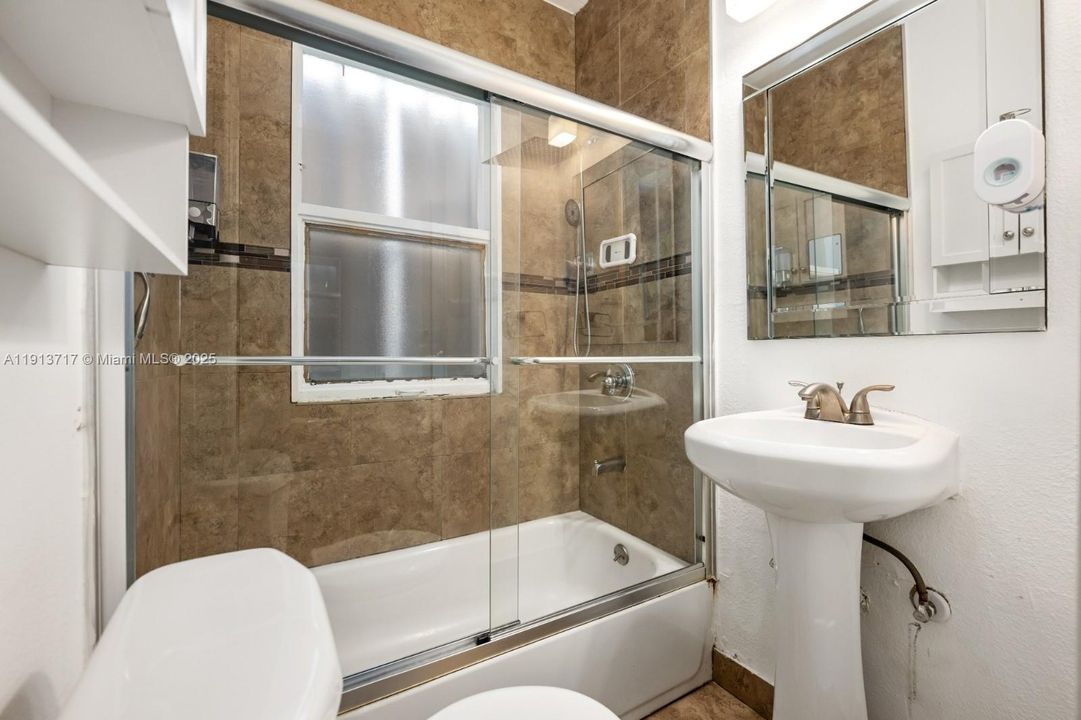 For Sale: $199,000 (0 beds, 1 baths, 351 Square Feet)