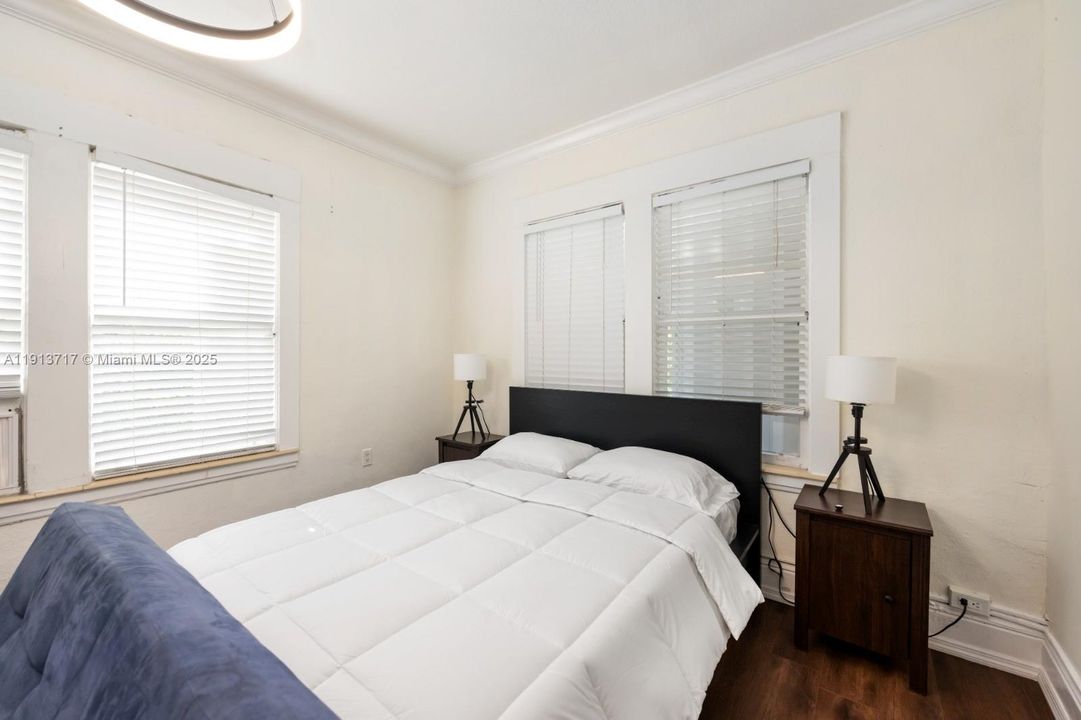 For Sale: $199,000 (0 beds, 1 baths, 351 Square Feet)