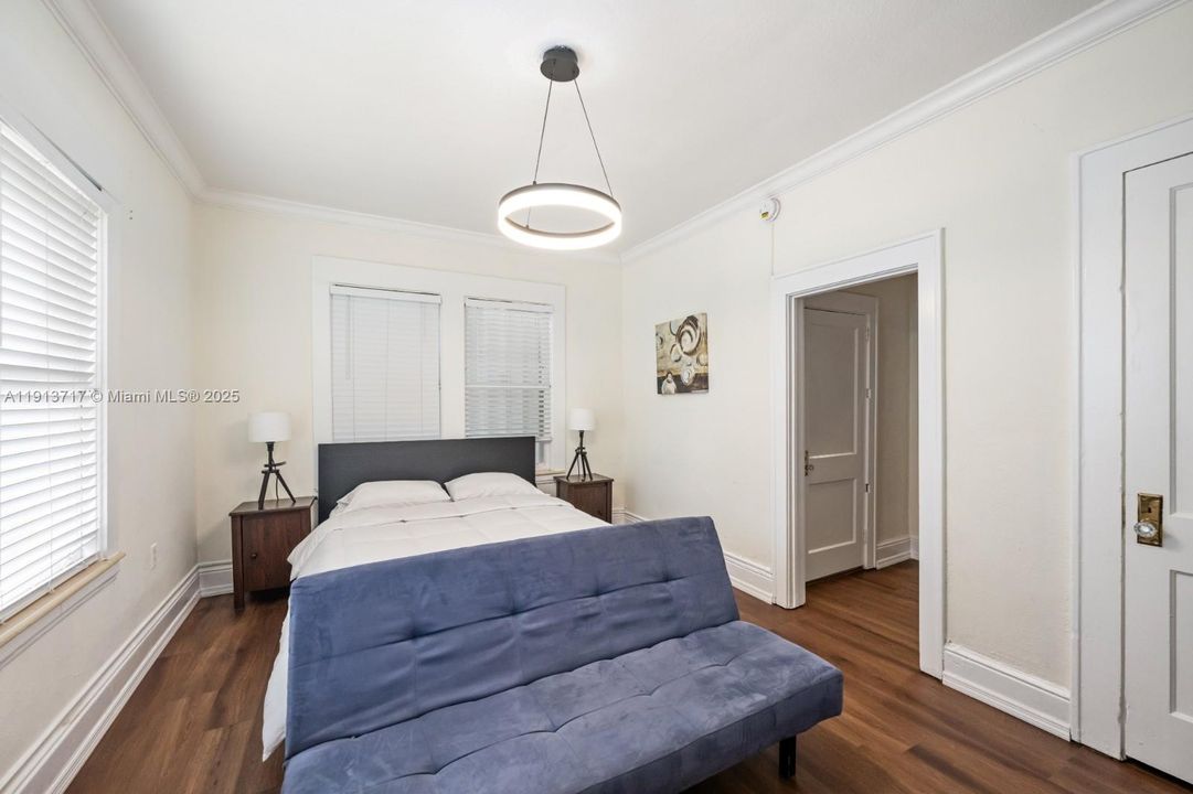 For Sale: $199,000 (0 beds, 1 baths, 351 Square Feet)